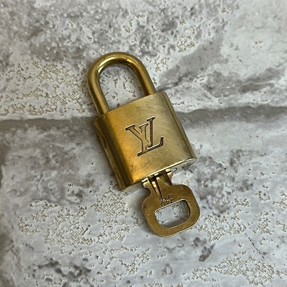 Louis VUITTON Brass Lock Numbered with Matching‎ Number Key Set - Picture 1 of 3